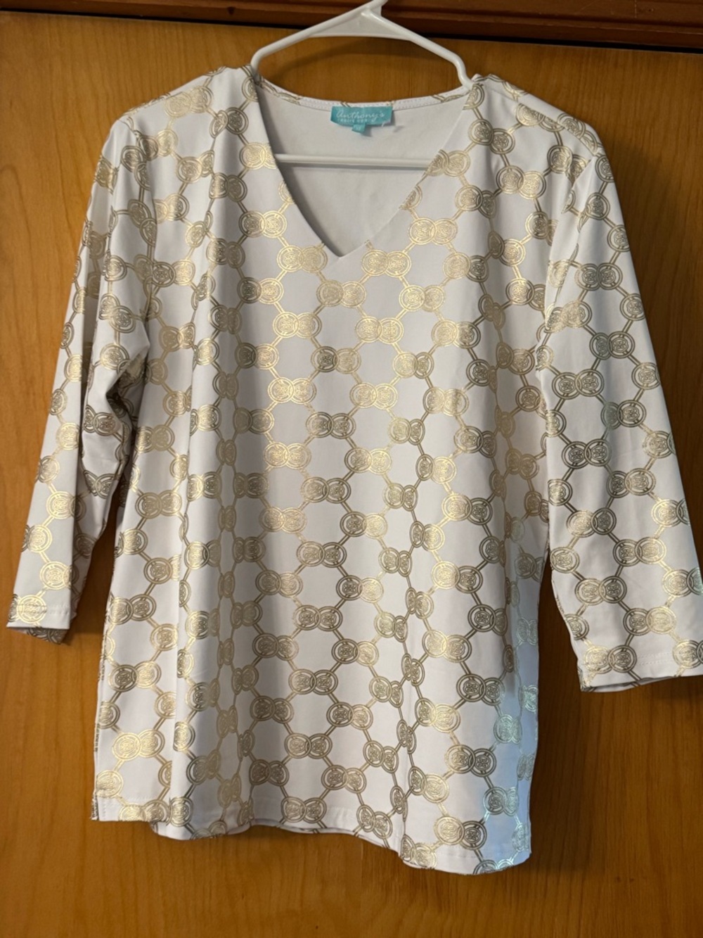 Anthony’s resort ware 3/4 sleeve top.